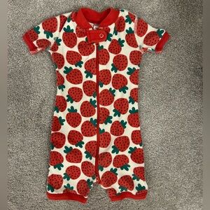 Hanna Andersson Strawberry Short Sleeve Pajamas - 12-18 months. EUC.